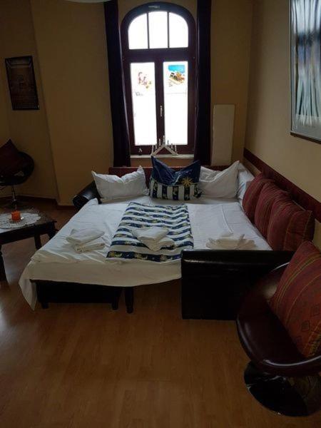 Große Ferienwohnung in Dresden-Löbtau Exterior foto
